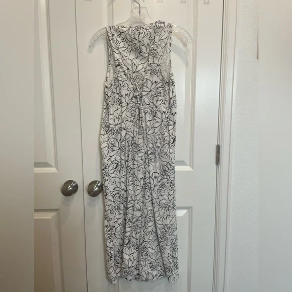 Black and White button down linen tank dress from Old Navy with pockets - Picture 2 of 4